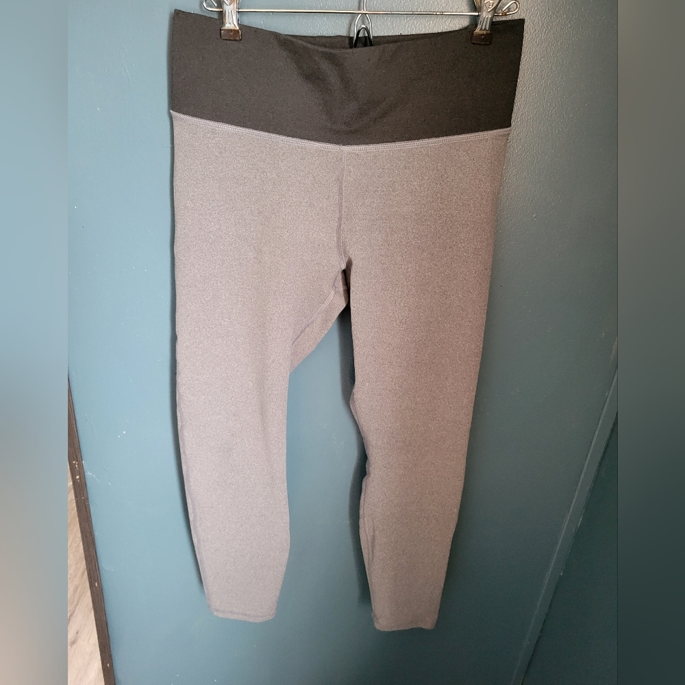 Fabletics size Large leggings